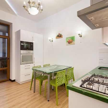 Leogrand Apartment On Doroshenka 38 Liov Exterior foto